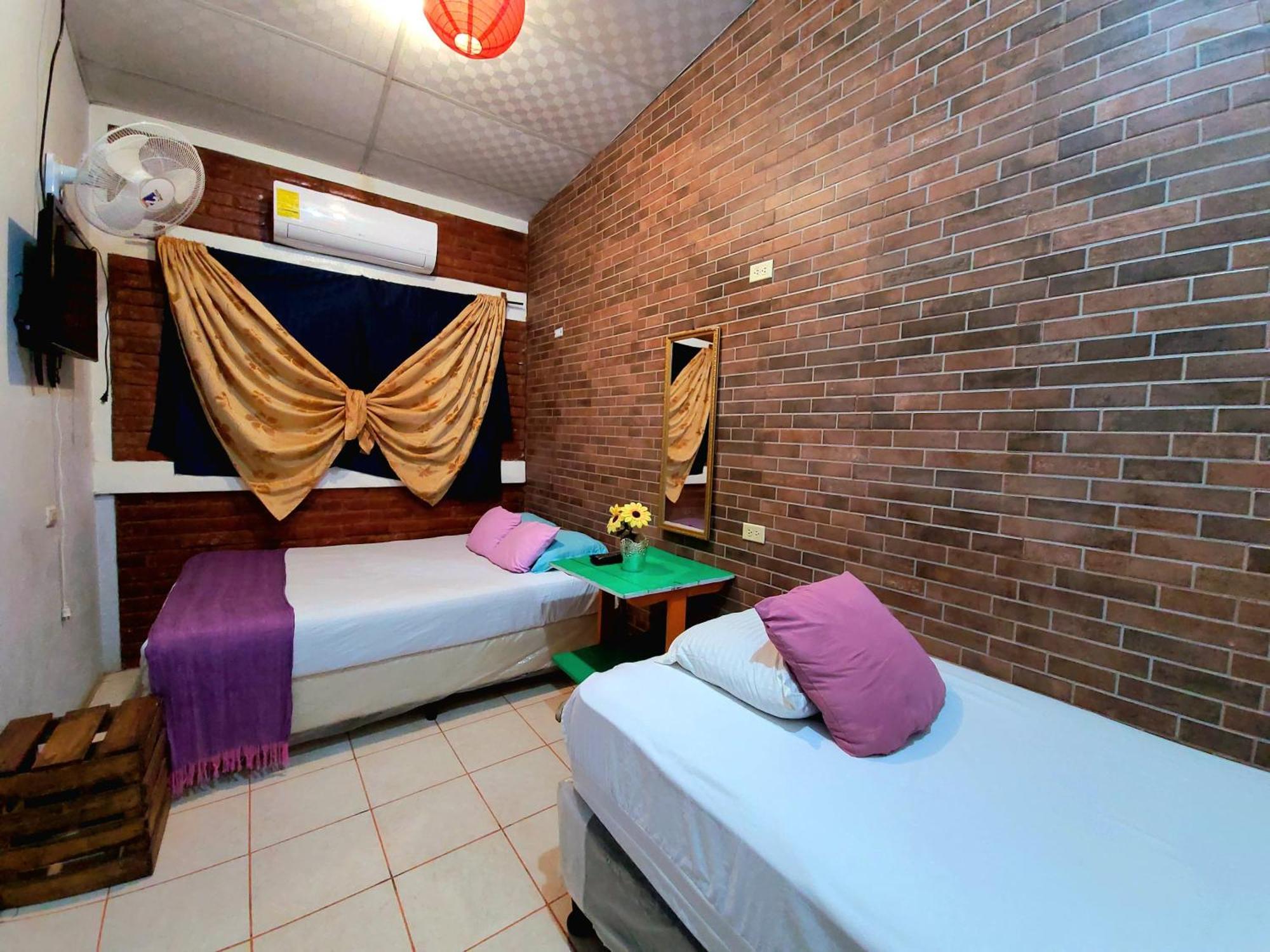 Hostal Leyendas Leon Exterior photo